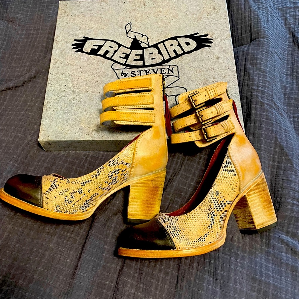 New Freebird booties Sandles size 8 never worn